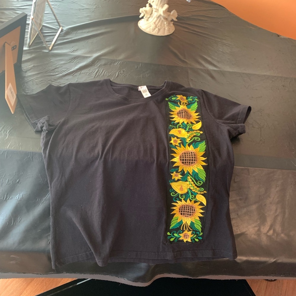 Black short sleeve T-shirt with Sunflowers